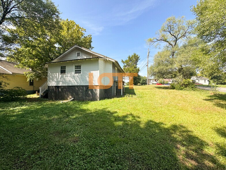 Building Photo - 24 Looper St