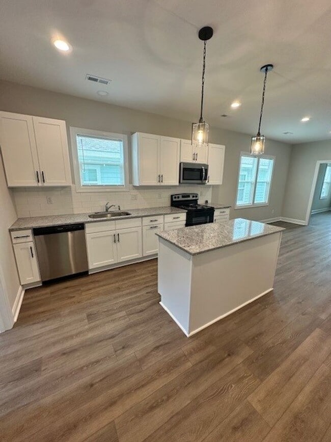 Building Photo - New Construction 3 Bedroom Home