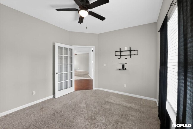 Building Photo - 1154 Paramount Dr