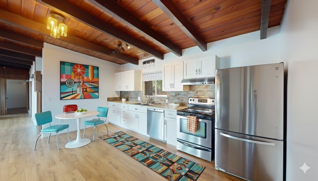 Building Photo - ***PENDING APPLICATION***Fantastic 3 Bedroom Home with Gorgeous Ocean View