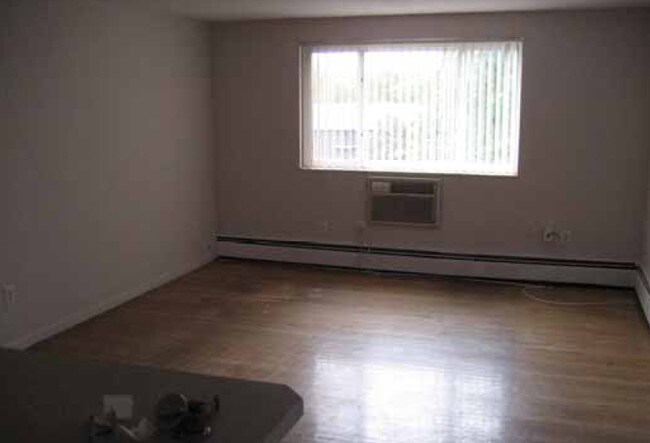 Living Room - 90-90A 2nd St