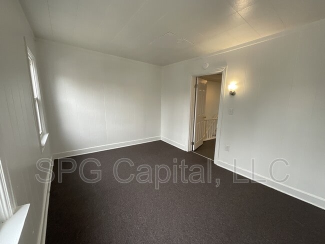 Building Photo - 724 Glen Pl