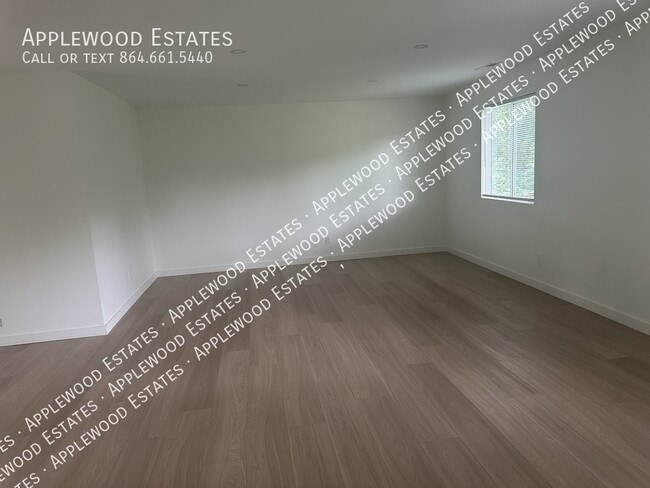 Building Photo - 36 Saxon Heights