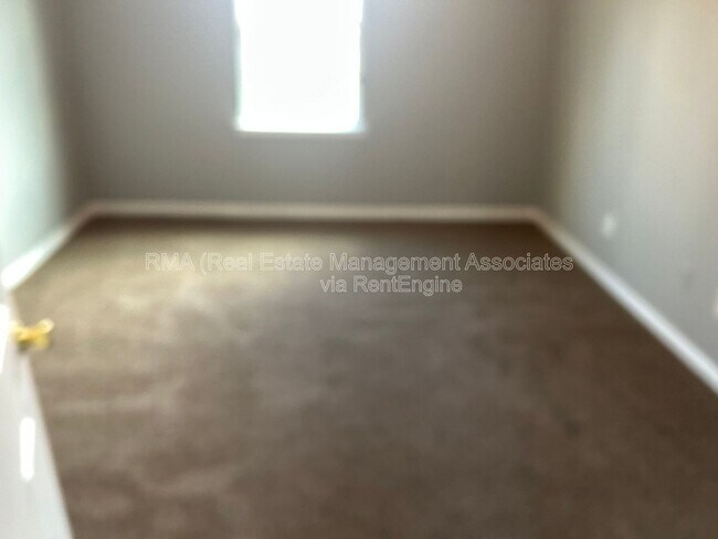 Building Photo - 113 W Tinsley St