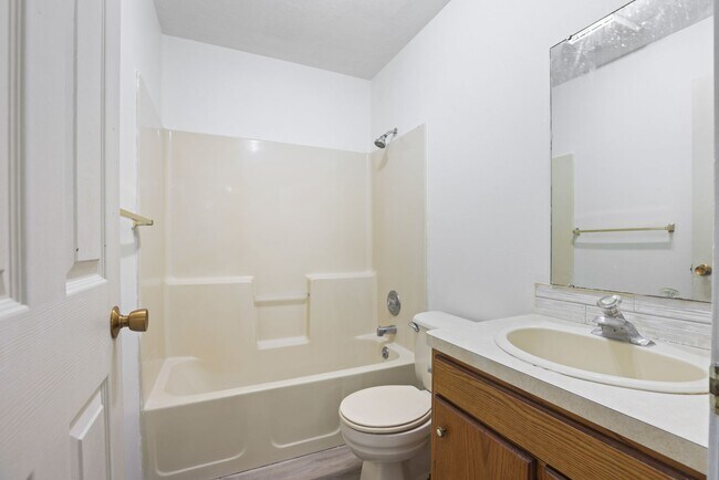 Building Photo - 2286 Stace St