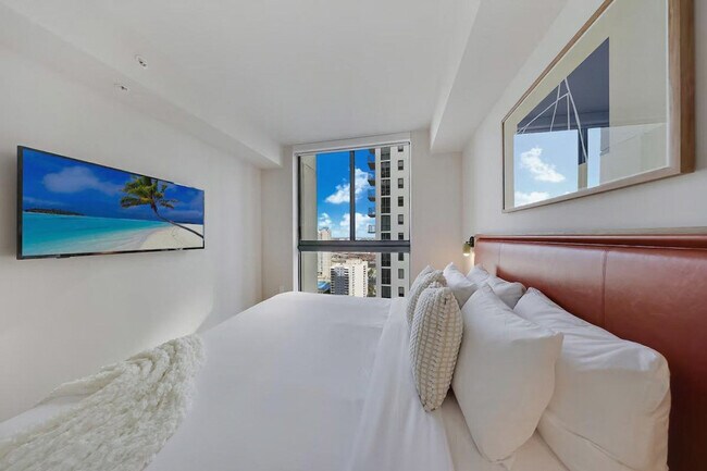 Building Photo - 698 N Miami Ave