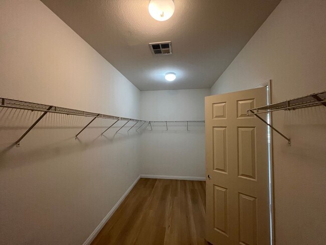 Building Photo - 31656 Rosales Ave