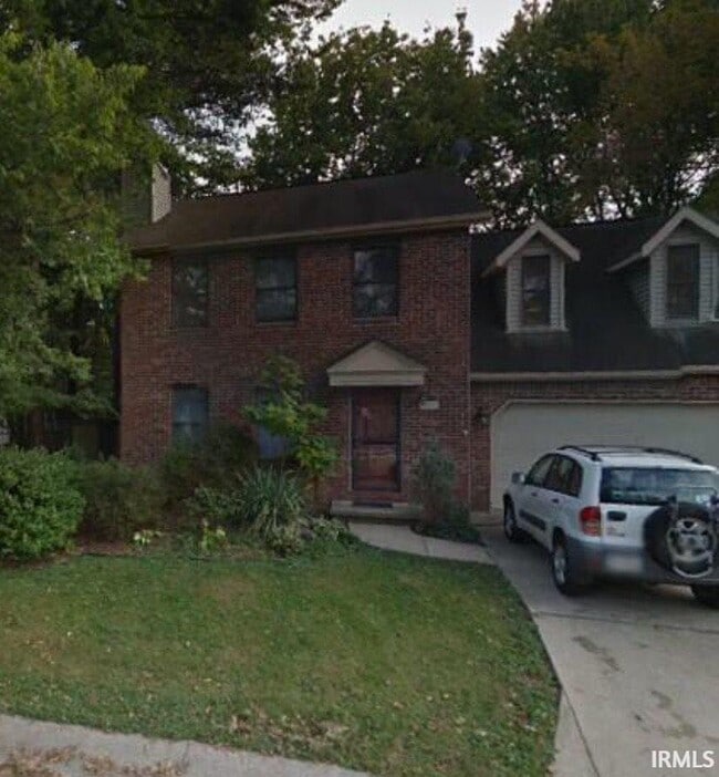 Primary Photo - 1208 E Skylark Ct