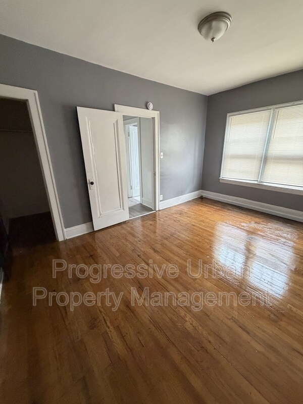 Building Photo - 1442 W 101st St