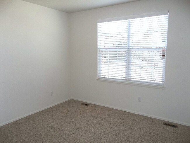 Building Photo - Spacious 4 Bedroom Home with Walk-Out Basement