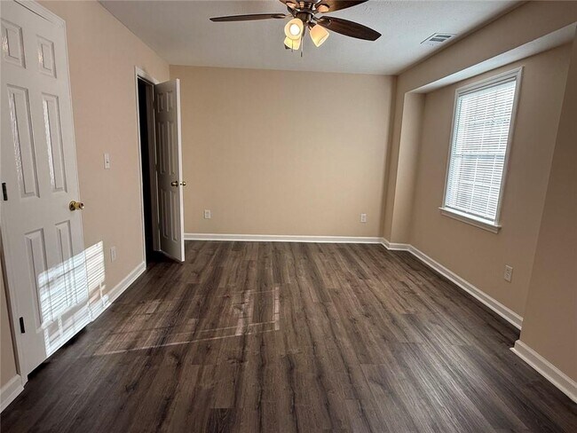 Building Photo - 10111 Settlers Grove Rd NE