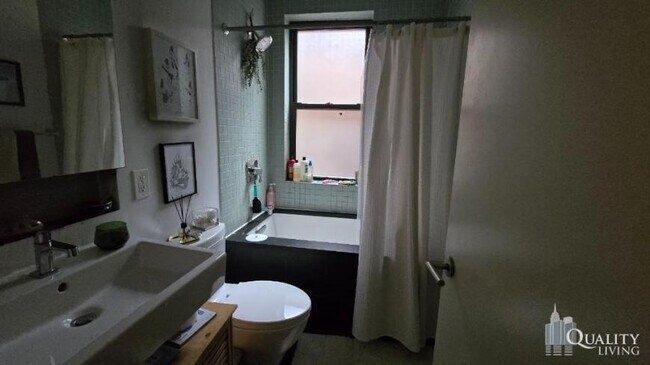 Building Photo - 2 bedroom in NEW YORK NY 10023