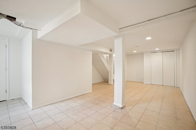 Building Photo - 1792 Mountain Ave