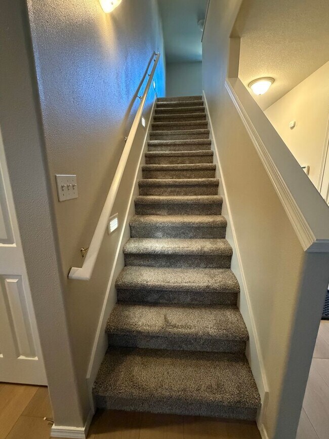 Building Photo - 413 Roger Smith Dr