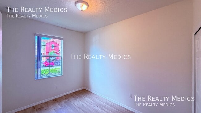 Building Photo - 5161 Regatta Dr
