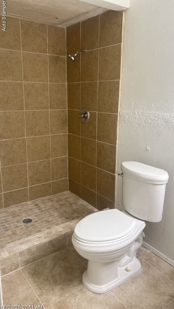 Building Photo - 609 Live Oak Dr