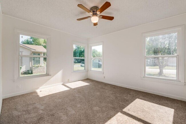 Building Photo - 3415 Crites St