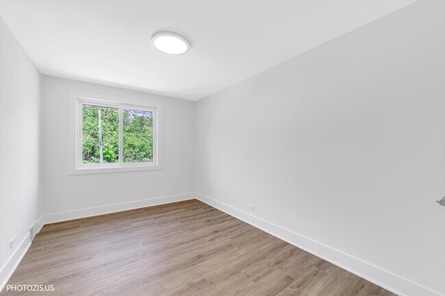 Building Photo - 803 Brummel St