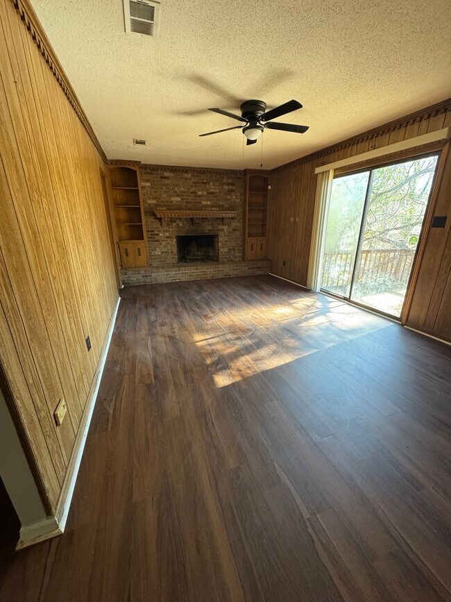 Building Photo - Located in the Heart of Evans