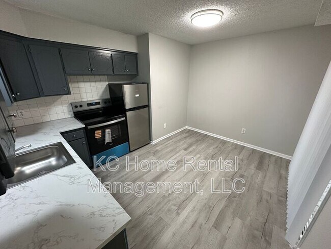 Building Photo - 812 Saddlewood St