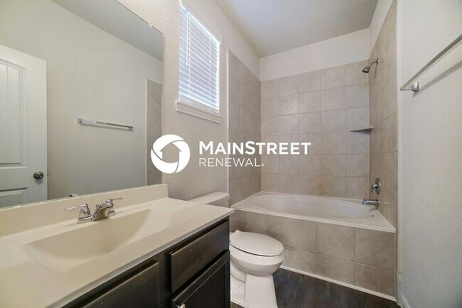 Building Photo - 4 Bedroom Pet-Friendly Home in HUMBLE, TX with Main Street Renewal