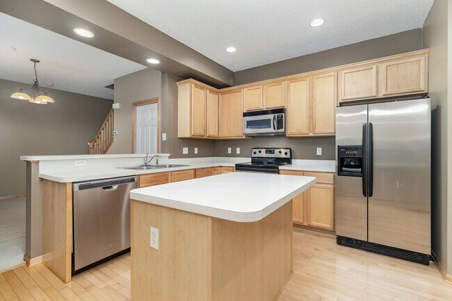 Building Photo - 2 Bed | 2 Bath in The Lakes of Blaine
