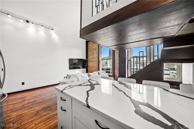 Building Photo - 408 W St Clair Ave