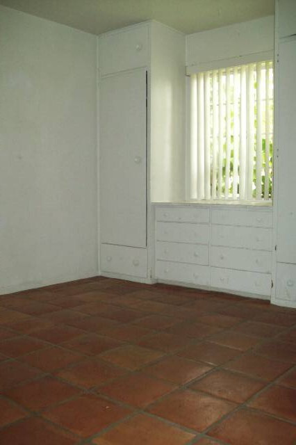 Building Photo - 1320 S Ash