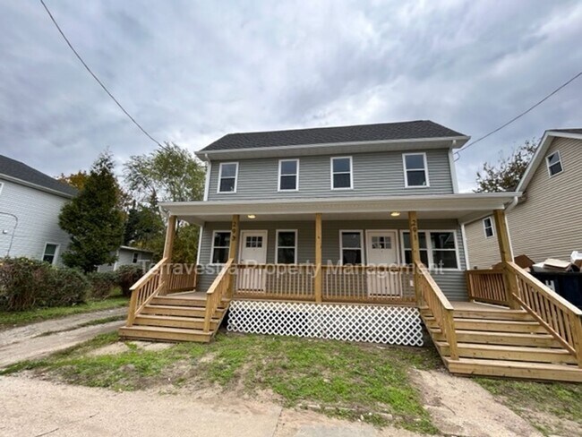 Primary Photo - 291 N Laurel St
