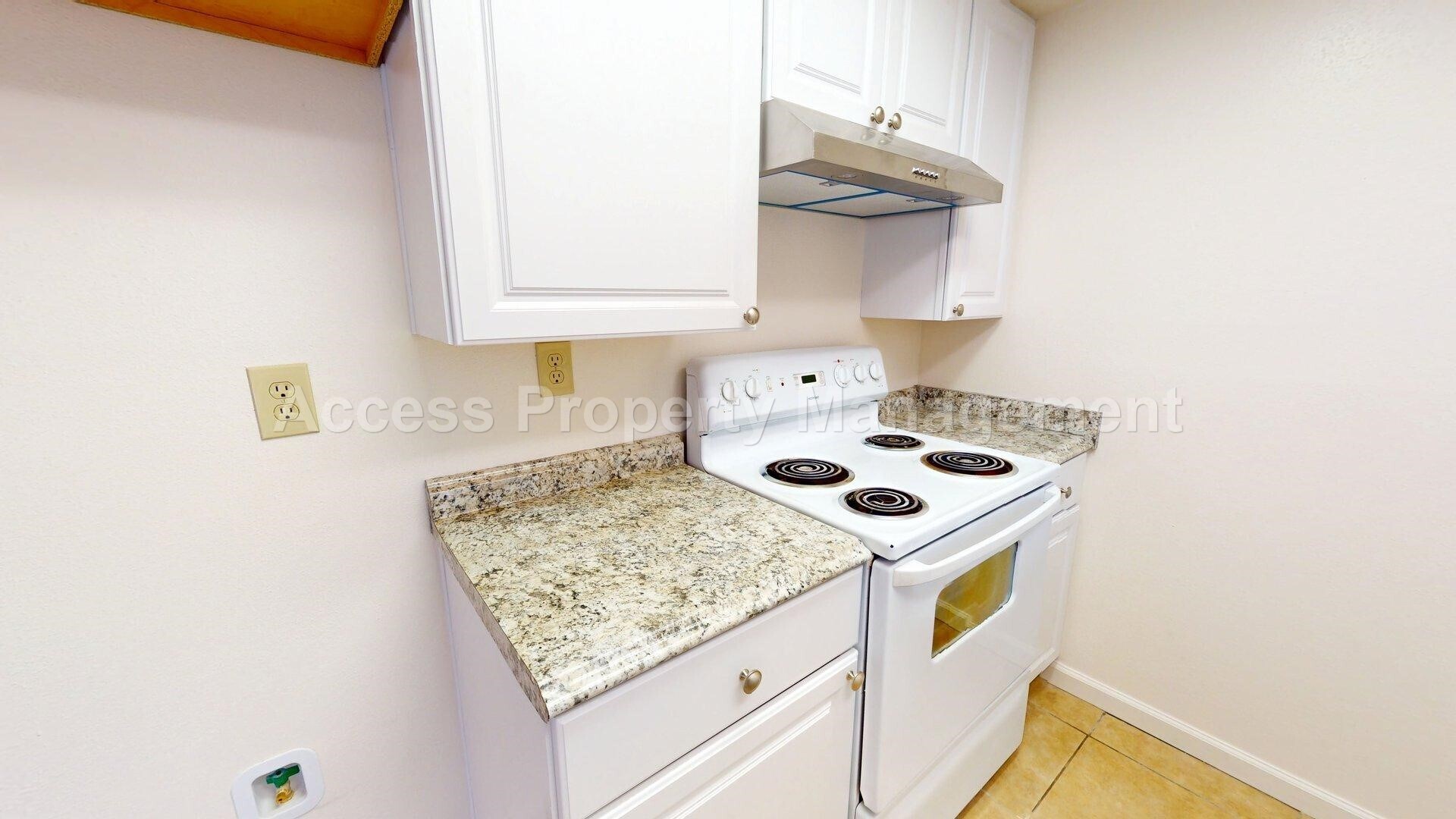 Building Photo - 3002 Lake Park Ct