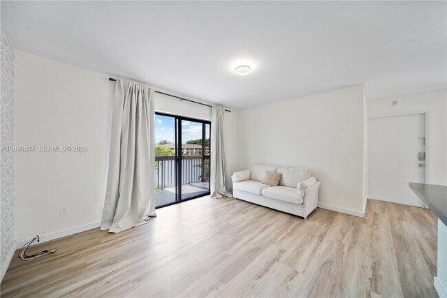 Building Photo - 485 NW 210th St