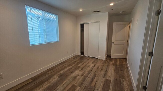 Building Photo - 10960 Avalon Blvd