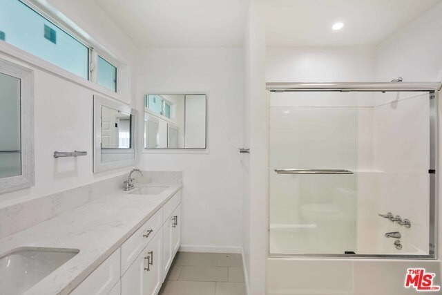 Building Photo - 1851 W 81st St