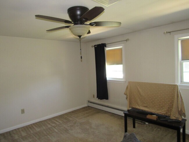 Building Photo - 13 Veronica Ave