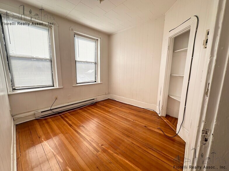 Building Photo - 22 Henchman St