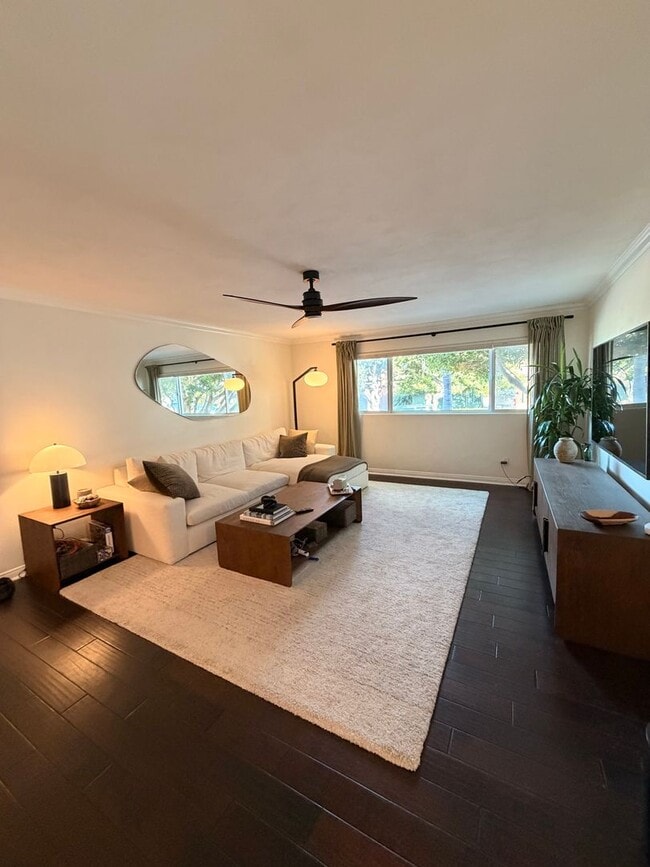 Building Photo - Beautifully Updated 2 bd 2 ba Crown Point Condo