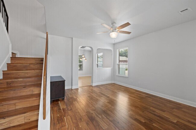 Building Photo - 1821 Indian Lodge Dr