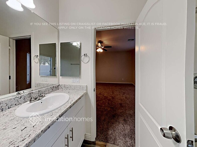 Building Photo - 112 S 120th Ave