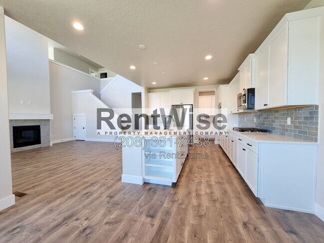 Building Photo - 5690 N Jumplist Ave