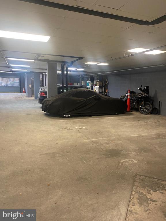 Building Photo - 4742 Pine St