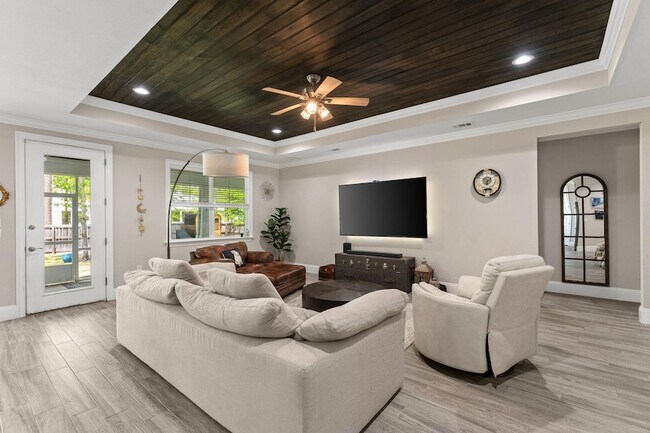 Building Photo - 106 Hibernate Way