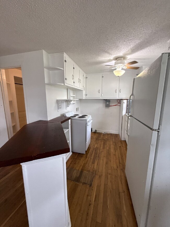 Building Photo - 118 Brockway Ave