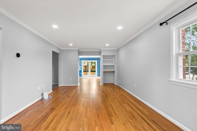 Building Photo - 3331 Spring Ln