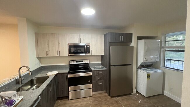 Building Photo - 4783 Lake Arjaro Dr