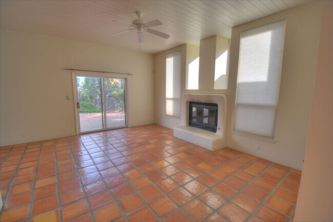Building Photo - 2517 Tramway Terrace Ct NE