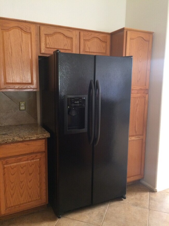 Building Photo - Beautiful 3 bedroom 2 bath North Phoenix h...
