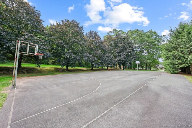 Building Photo - 85 Oxbow Dr