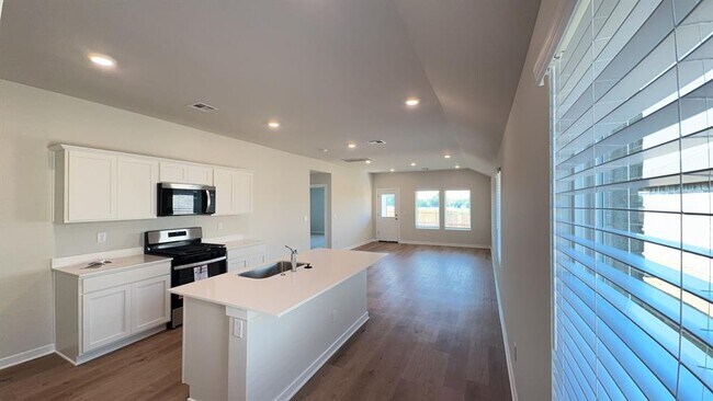 Building Photo - 10709 Red Thistle Dr