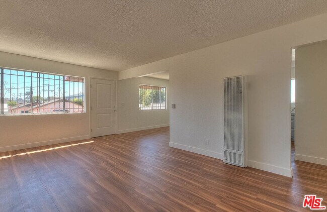 Building Photo - 8468 S Halldale Ave
