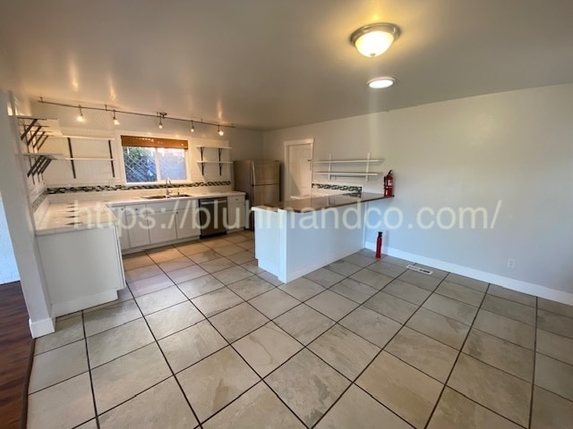 Building Photo - 3195 White Cir